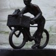 Ode aan de middenstand, brons, H 70 cm, 2005